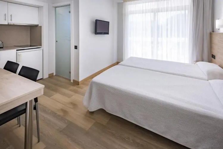 Ponient Aparthotel Marinada