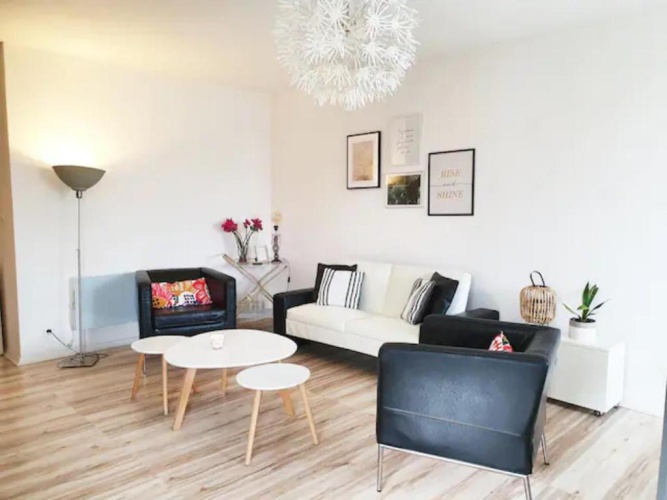 2 Bedrooms Apartment