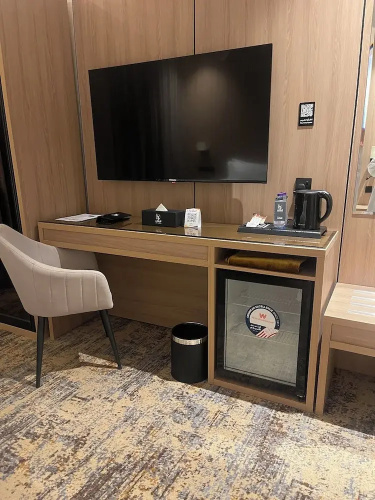 Lyvan Hotel