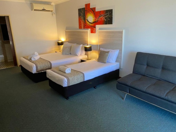Standard Twin room