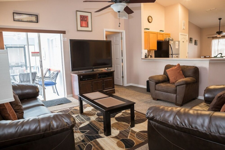 Hillcrest 4 bed / 3 bath home