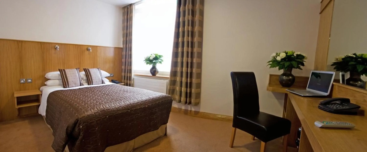 Blooms Hotel