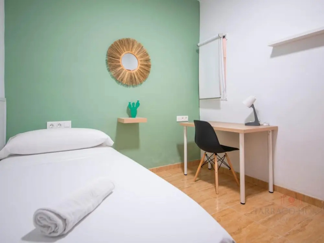 Th08 Apartamento Moderno con Patio Privado