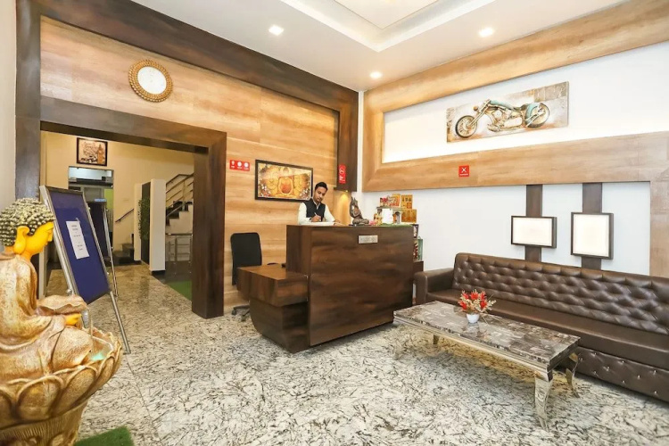 OYO 11375 Hotel G20 Inn