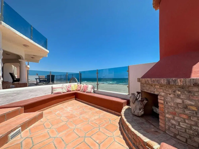 Your Beachfront Escape Close to Everything