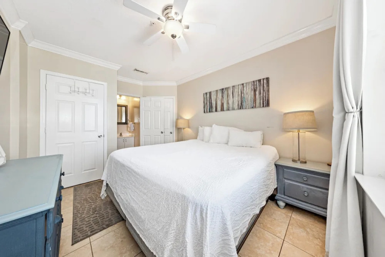 Royal Palms 1303