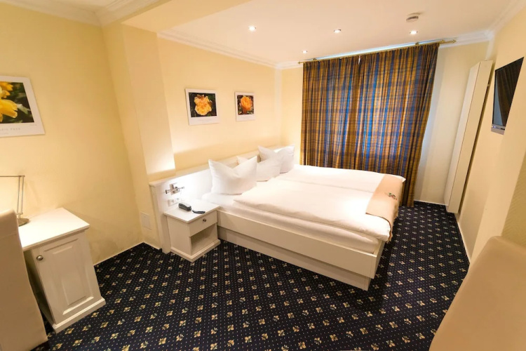 Intourhotel