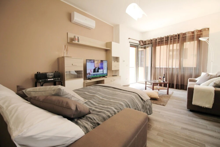 Large 3BR Eur Apartment
