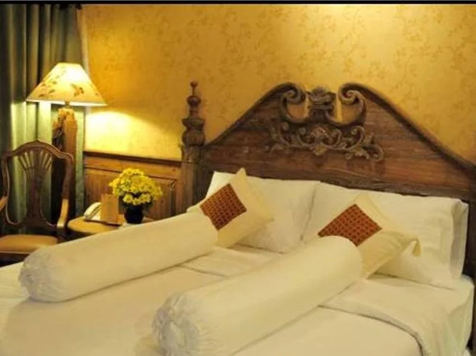 Omah Sinten Heritage Hotel & Resto