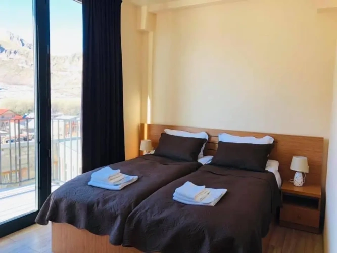 Standard Twin room with mountain view