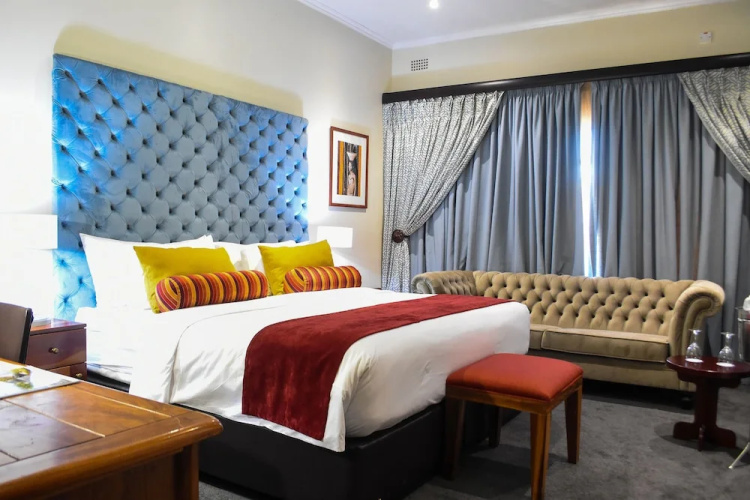 Cresta Botsalo Hotel