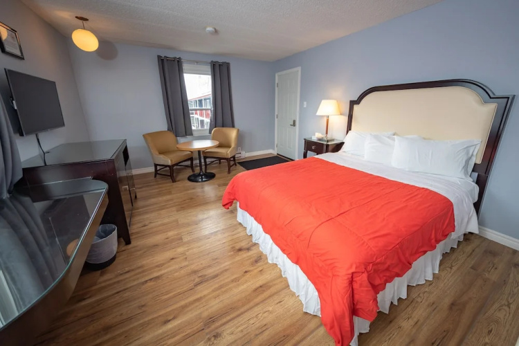 Choice Inn by the Falls