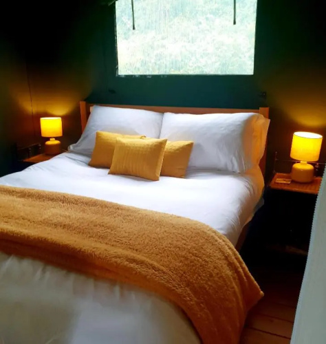 Brackenhill Glamping - Safari Tent with Hot Tub