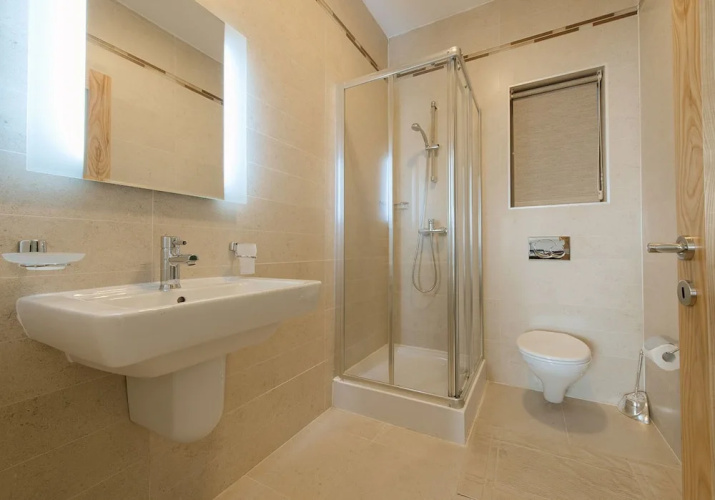Seafront Luxury Apartment Incl Pool
