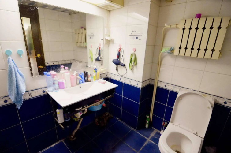Broncos Youth Hostel