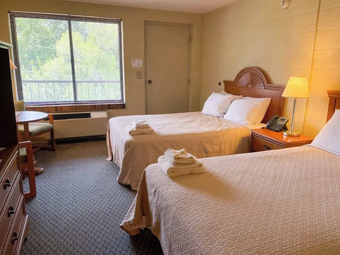 Hillside Lodge