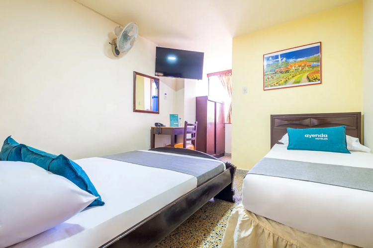 Hotel Almirante