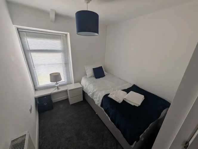 Stadium View 5-bed Retreat + Parking