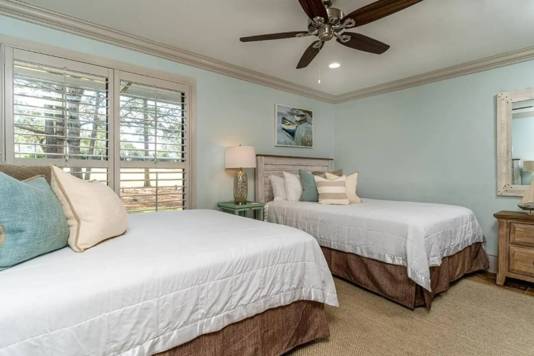Augusta 552 - Sand Dollar Links