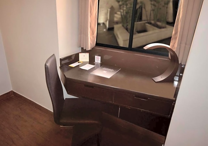 Deluxe Single Suite
