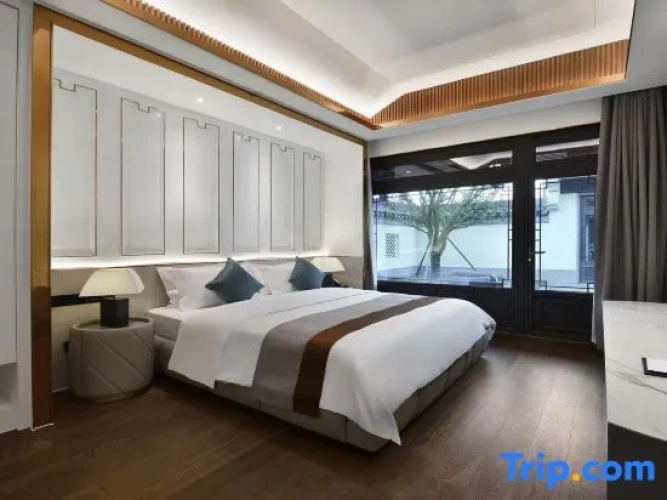 2 Bedrooms Suite