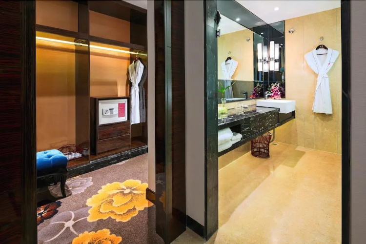 Xin Hua International