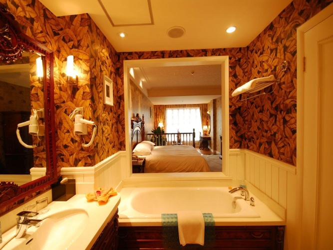 Deluxe Single Suite