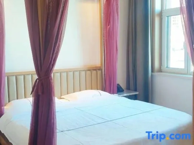 Deluxe Triple Suite