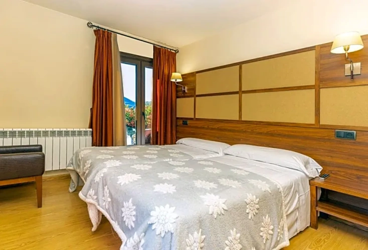 Standard Twin room with balcony
