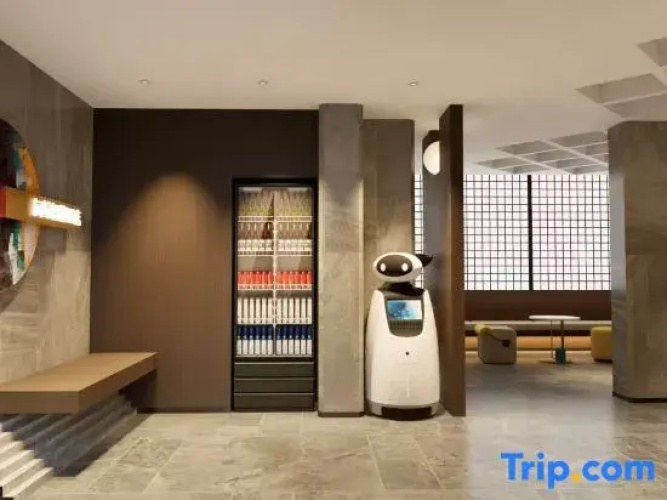 Grey Whale Intelligent Hotel