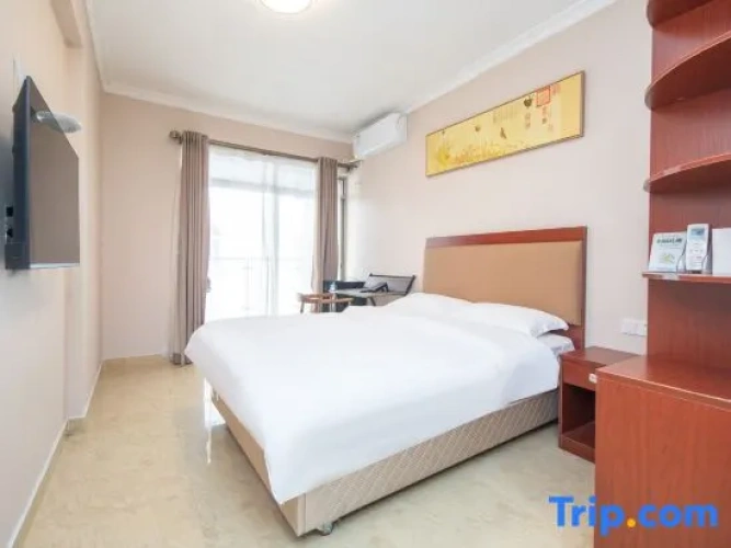 1 Bedroom Comfort Double room with garden view