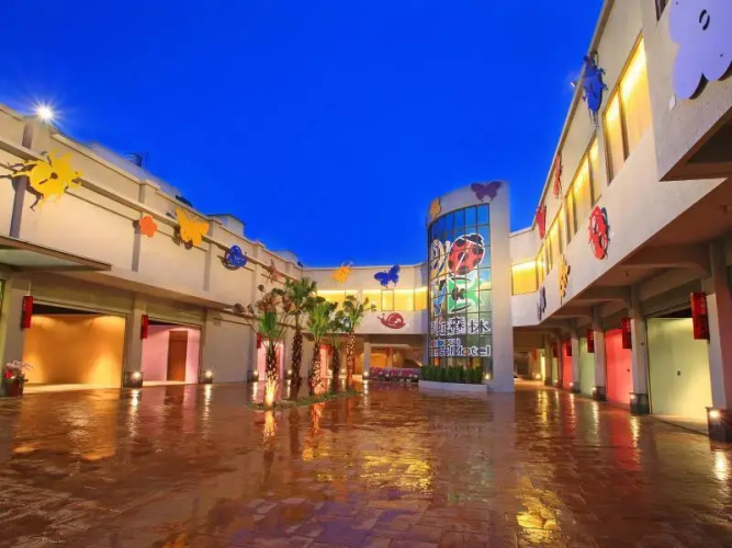 Rainbow Forest Motel