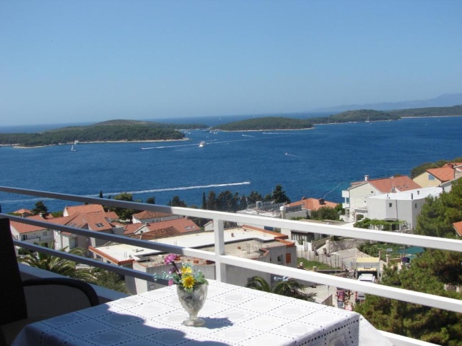 2 Bedrooms Apartment with balcony and with sea view