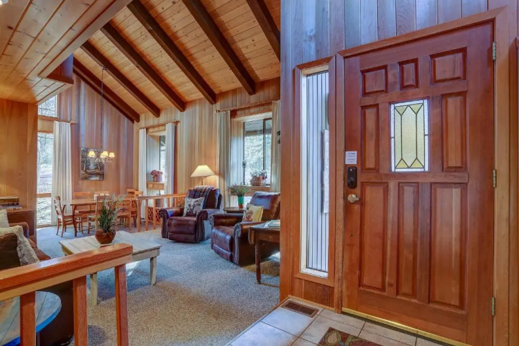 22 Rogue-AC-Hot Tub-4BR/3.5BA