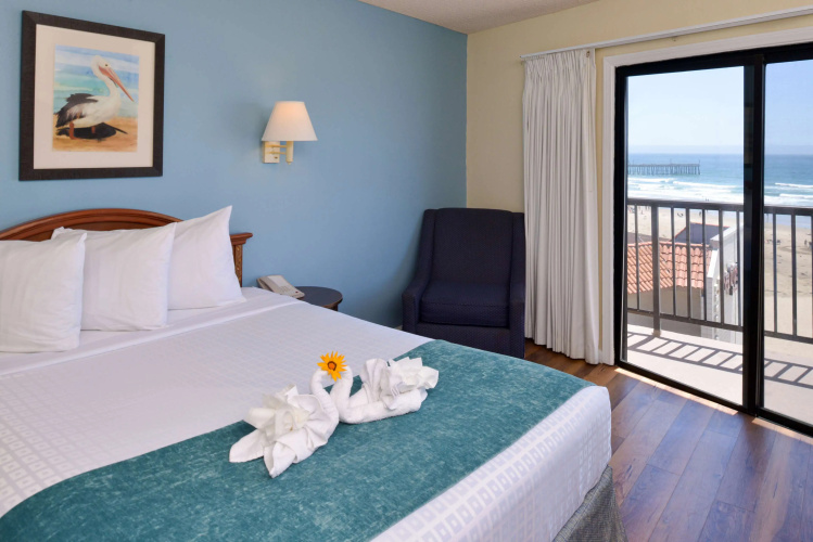 Edgewater Inn And Suites