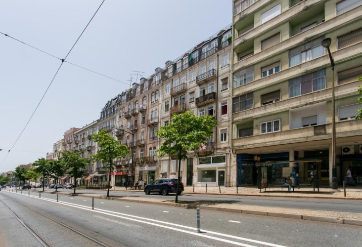 2 Bedrooms Apartment