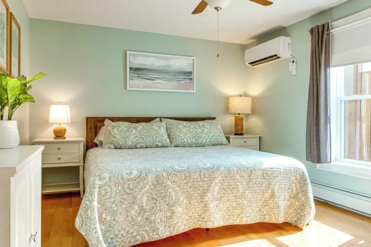 Downtown Ogunquit Home: 1 Mi to Beach!