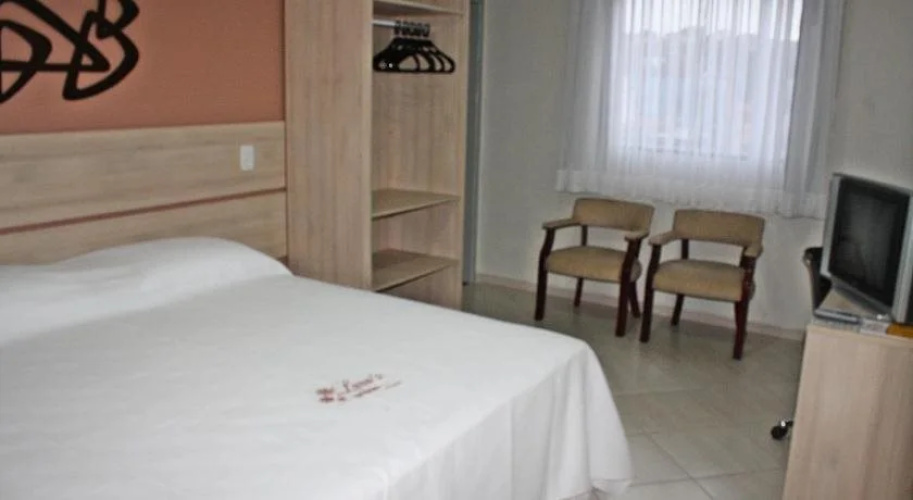 Lara's Hotel