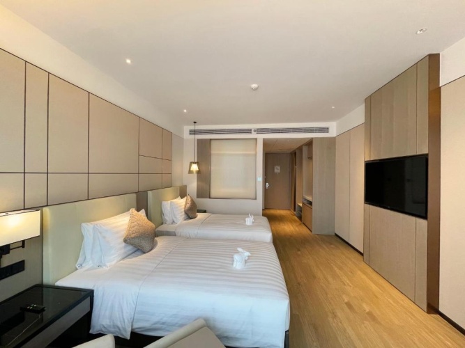 Standard Twin room with city view