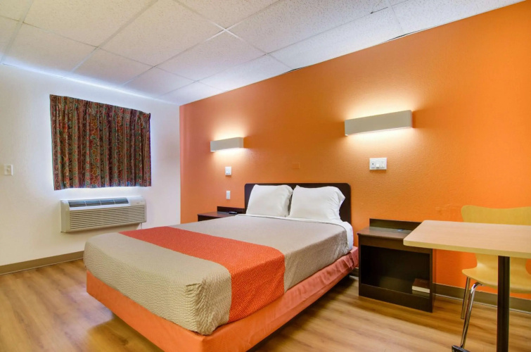 Motel 6 Salina, KS