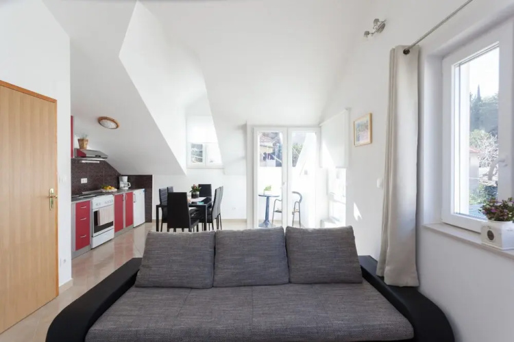 House Hedera III