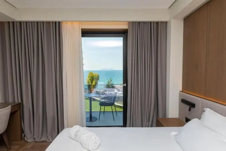 Superior Triple room with balcony and with sea view