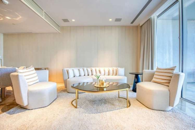 Vibrant Getaway in a Classy Five Palm Jumeirah Apt