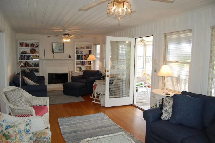 E-Z Does It - 7 Br Home
