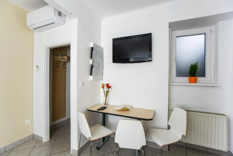 Roze Apartment