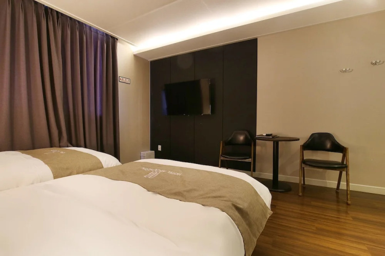 Modern Hotel