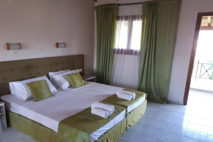 Blue Waves Aparthotel