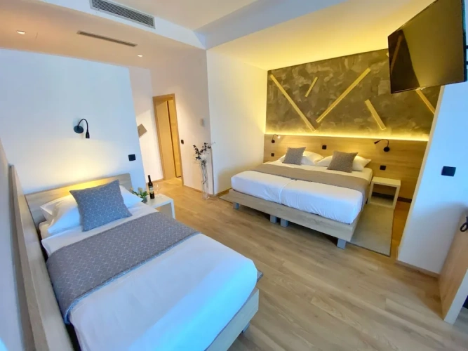 Standard Triple room with balcony