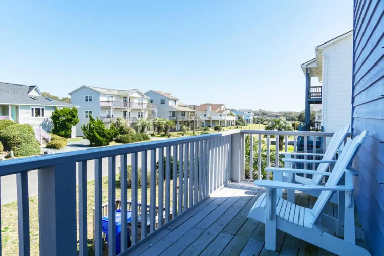 1 4 Us by Oak Island Accommodations