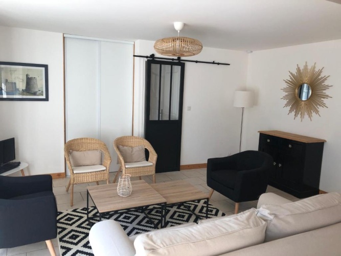 3 Bedrooms Cottage